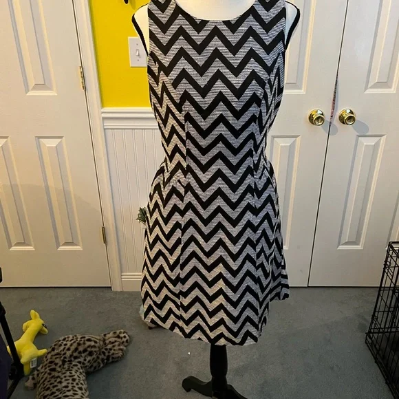 Charming Charlie Chevron Dress Tank Casual Mini Short Business Casual Small S - Picture 3 of 5